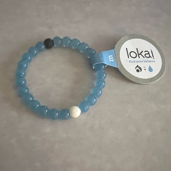 NWT Lokai Authentic Blue Water Cause bracelet size Medium - Picture 2 of 9
